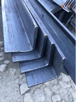 Уголок стальной